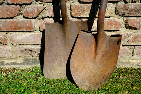 Sharpen shovel sale